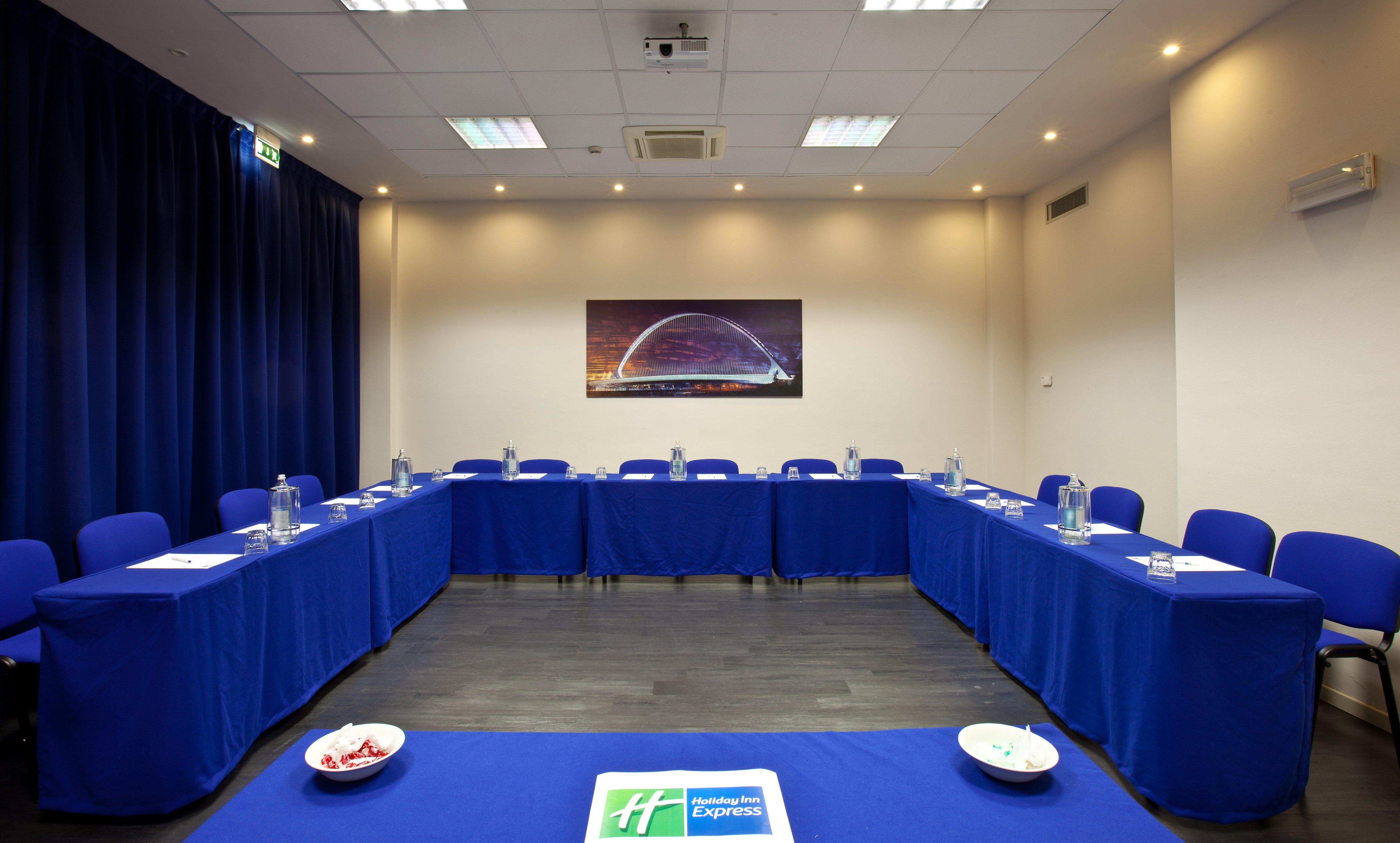 Holiday Inn Express Reggio Emilia By Ihg מראה חיצוני תמונה