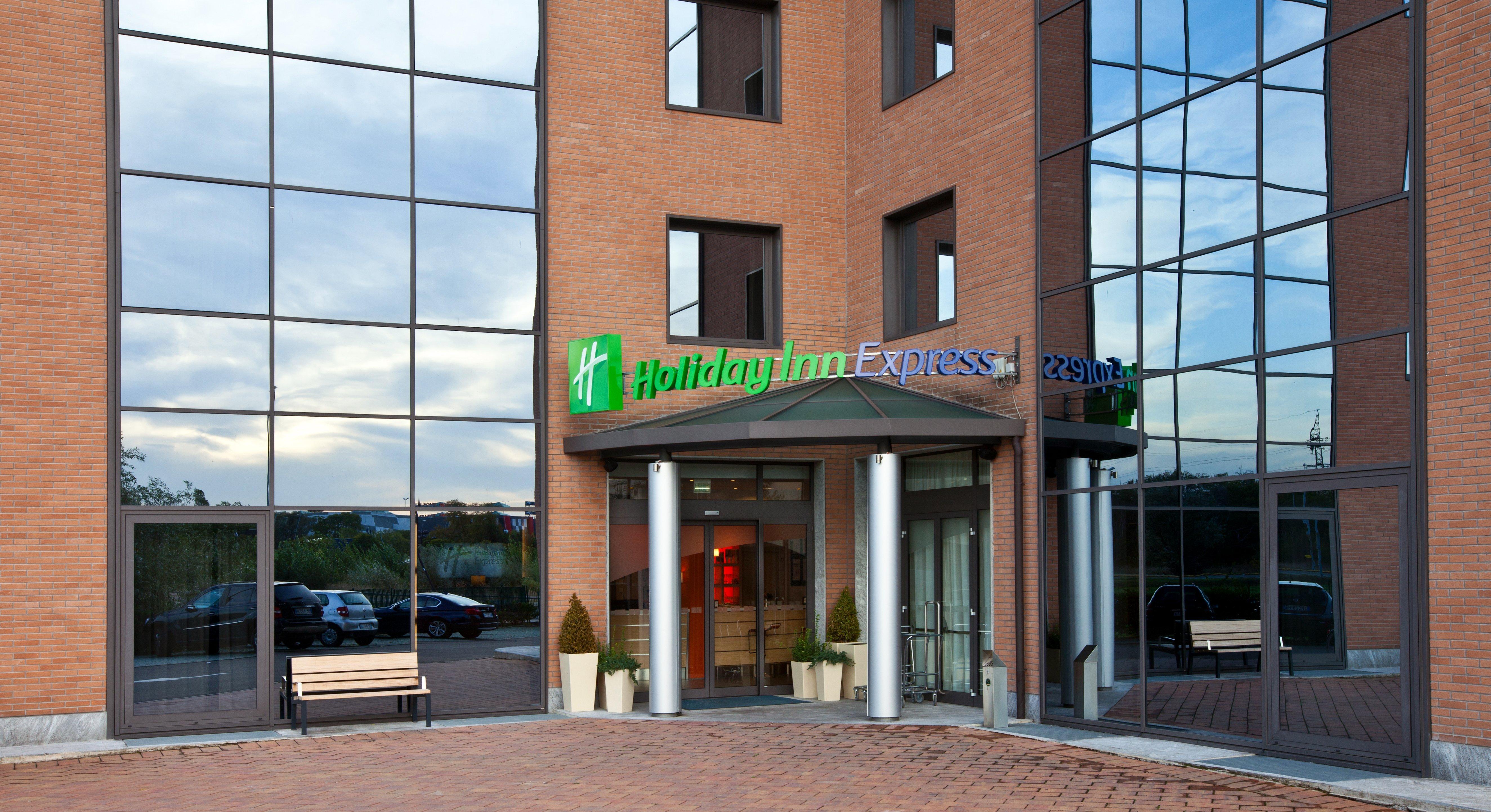 Holiday Inn Express Reggio Emilia By Ihg מראה חיצוני תמונה