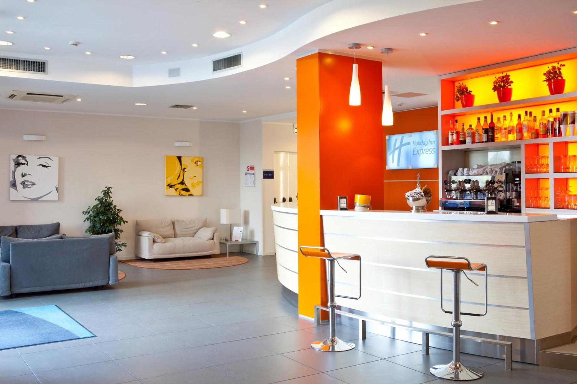 Holiday Inn Express Reggio Emilia By Ihg מראה חיצוני תמונה